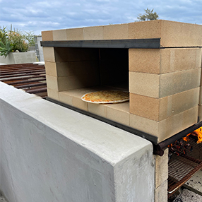 窯焼きピッツァ