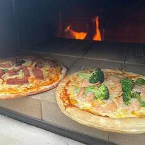 窯焼きピッツァ